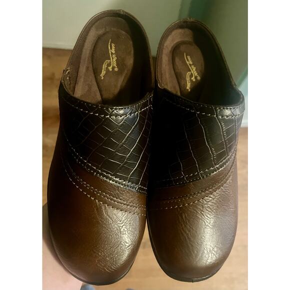 NWT Easy Street Women's Parley Slip On Mule Slides Dark Brown Crocodile 7.5 Wide - Picture 8 of 9
